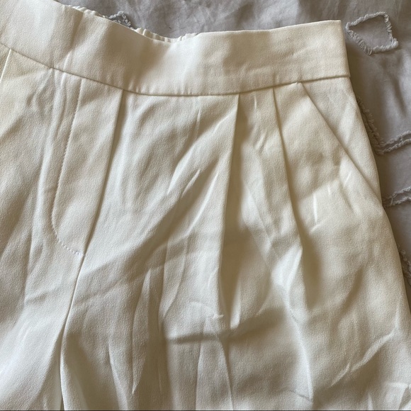 NWT Aritzia babaton pleated shorts - Picture 2 of 11